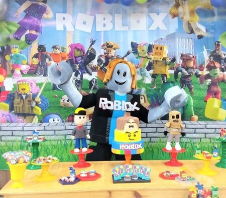 personagem-vivo-roblox-cover-jogo-festa-moema-servicos-para-festas-infantis-e-eventos-no-317525887-big-0