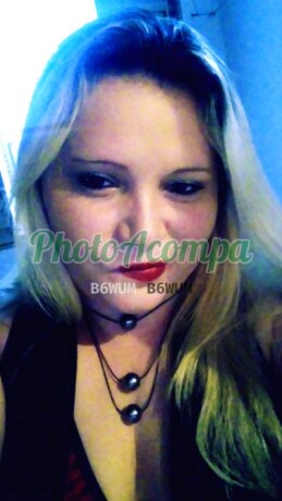 ana-51-994821214-loira-completinha-que-faz-uma-massagem-relaxante-big-1