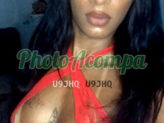 Beatriz Oliveira morena tatuada gostosa e muito safada na cama Com local 