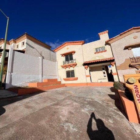 en-venta-bonita-casa-de-2-plantas-en-fracc-puerta-del-valle-en-chihuahua-clasf-animales-big-0