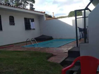 Casa de temporada em Zona 5, Maringá Paraná. Quarto individual zona 5 Maringá banheiro compartilhado