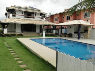 Casa de temporada em Guarajuba, Camacari Bahia. Guarajuba - Casa 44 com piscina e churrasqueira - Beira lago - Condominio Fechado