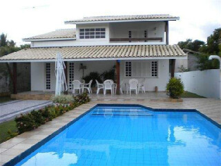 Casa de temporada em Guarajuba, Camacari Bahia. Temporada Guarajuba - Casa 4 quartos com piscina a 100 metros do mar